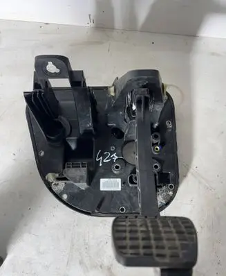 Iveco Daily 6th gen Brake pedal 5801492034