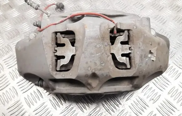Volkswagen Touareg III Front brake caliper 4M0615105JJ