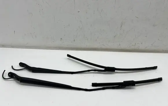 Citroen Berlingo Front wiper blade arm 