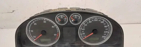 Volkswagen PASSAT B5.5 Speedometer (instrument cluster) 3B0920805A 120101193713 VWZ7Z0Y3294944