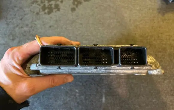 Volvo S40 Engine control unit/module 30729518 5WS40212GT