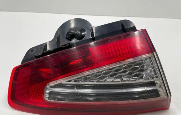 Ford Mondeo MK IV Tailgate rear/tail lights E414587