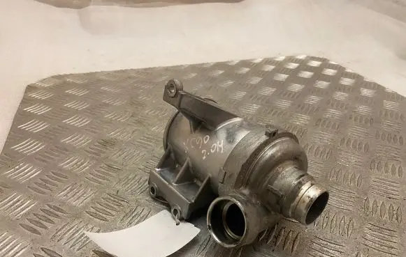 Volvo XC90 Water pump 31368715