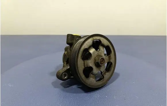 Honda FR-V Power steering pump RH0