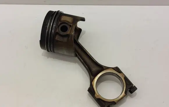 Volkswagen PASSAT B3 Piston 