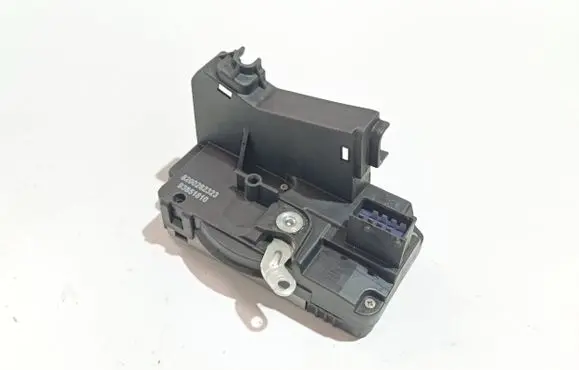 Loading door lock