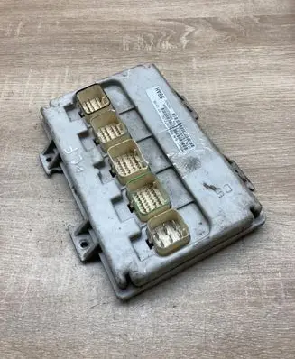 Chrysler Pacifica Central body control module P05082058AH 05082058AH