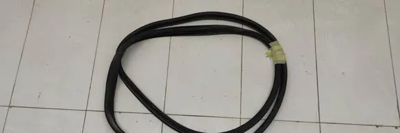 Peugeot Partner III Front door rubber seal 