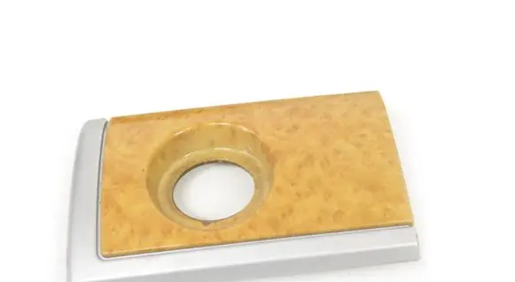 Dashboard glove box trim
