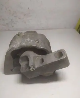 Volkswagen Golf IV Engine mount bracket 1J0199262BE