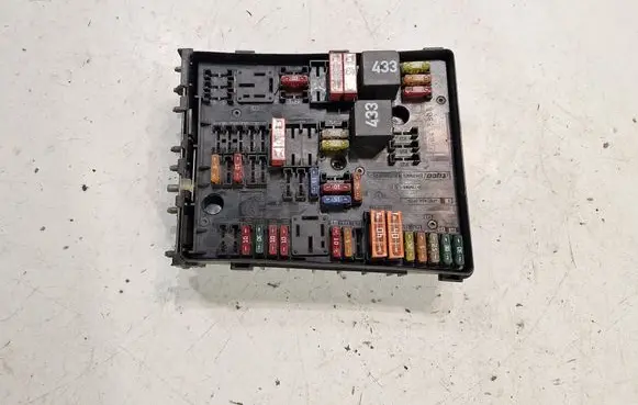 Volkswagen Touran I Fuse module 1K0937804B 1K0937800G