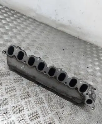 Toyota Avensis T250 Intake manifold