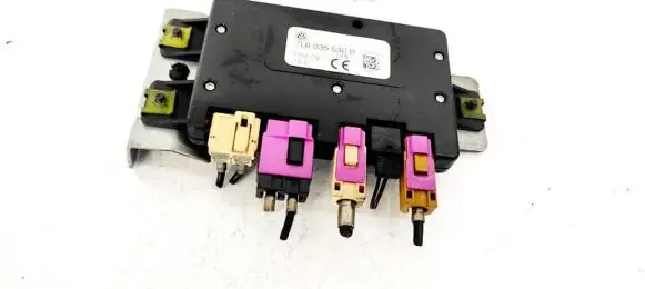 Volkswagen Touareg I Antenna control unit 7L6035530B