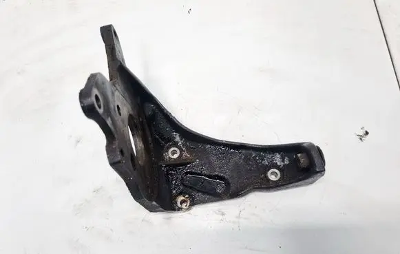 Volkswagen PASSAT B5 Engine mounting bracket 028130147B