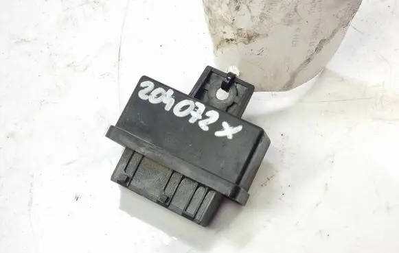 Peugeot 308 Fuel pump relay 