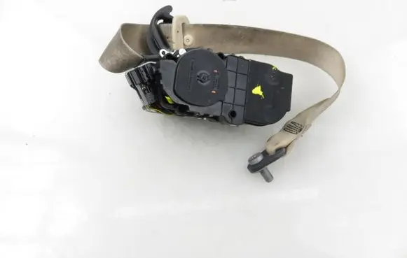 Mercedes-Benz S W221 Front seatbelt 33043797