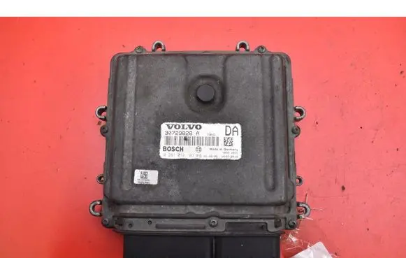 Volvo V70 Engine control unit/module ECU 30729826A