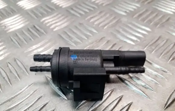 Mercedes-Benz S W221 Turbo solenoid valve 0025401497 48B43625B00