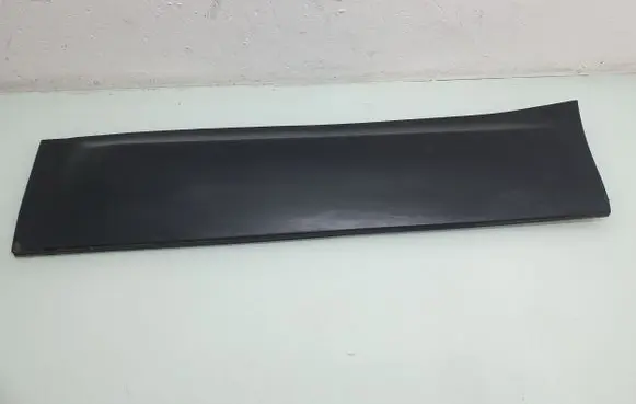 Nissan Qashqai+2 Rear door trim (molding) 82871BR11A