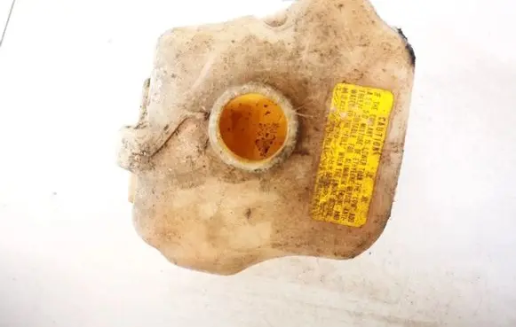 Mazda 323 F Coolant expansion tank/reservoir 823021009 823021-009