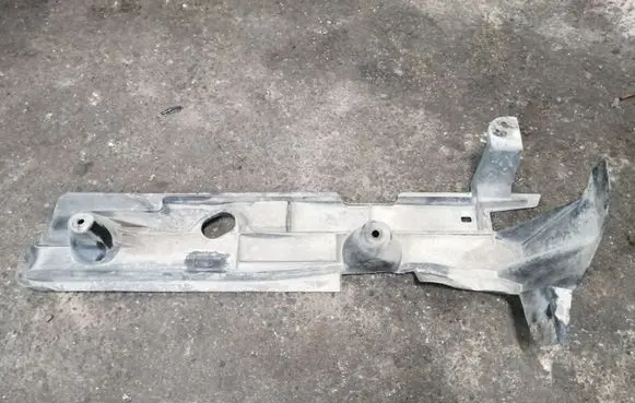Engine splash shield/under tray