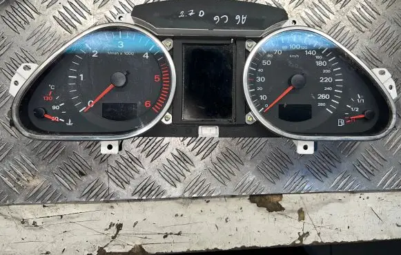 Audi A6 S6 C6 4F Speedometer (instrument cluster) 5550007301