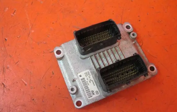 Opel Corsa C Engine control unit/module 24443796 0261207423
