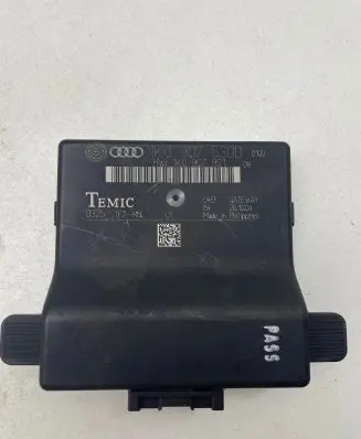 Audi A3 S3 8P Gateway control module 1K0907530D 1K0907951