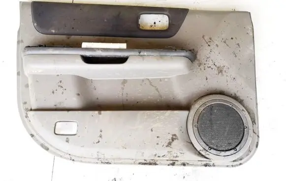Nissan X-Trail T30 Front door card panel trim 809018h300