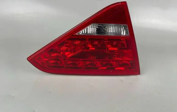 Audi A5 8T 8F Tailgate rear/tail lights 8T0945093B