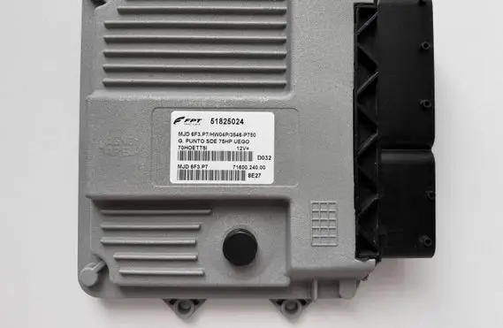Fiat Grande Punto Engine control unit/module 51825024 MJD6F3P7