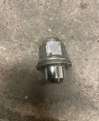 Toyota Prius+ (ZVW40) Nuts/bolts 