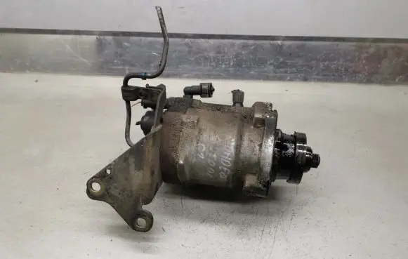 Ford Mondeo Mk III Fuel injection high pressure pump R9044Z034A