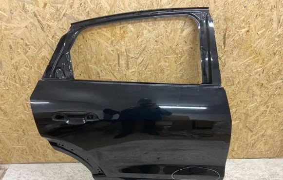 Audi e-tron Rear door 