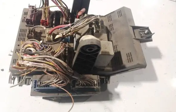 Renault Laguna I Fuse box set IS22900