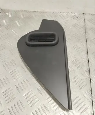 Maserati Quattroporte Centre console side trim front 670010229