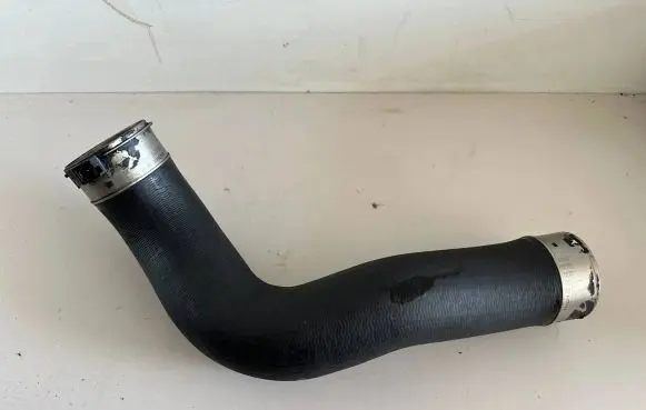 BMW 5 F10 F11 Intercooler hose/pipe 7810615 11279412