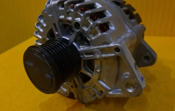 Mercedes-Benz C W205 Generator/alternator A0009069905