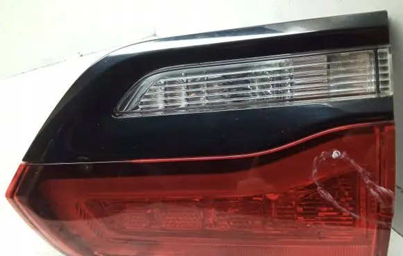 Jeep Grand Cherokee Tailgate rear/tail lights P68142945AD
