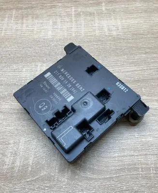 Mercedes-Benz E W211 Door control unit/module 2118201526