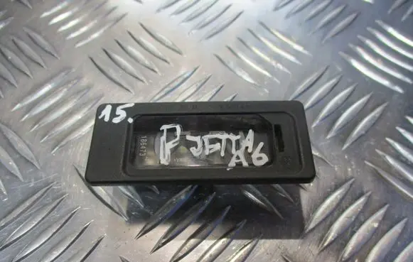 Volkswagen Jetta VI Trunk door license plate light bar 