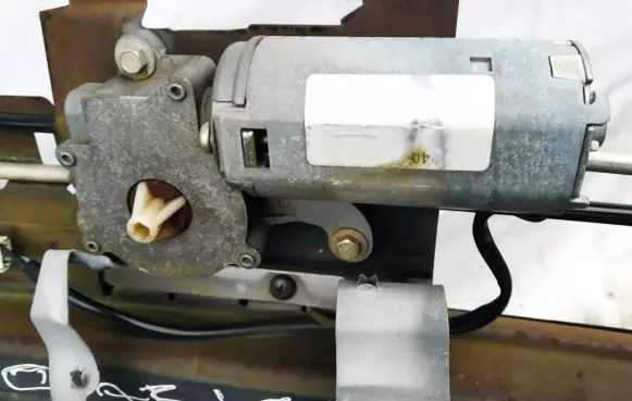 Mitsubishi Carisma Sunroof motor/actuator 