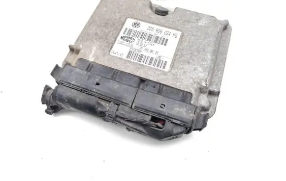 Volkswagen Polo IV 9N3 Engine control unit/module 036906034KG