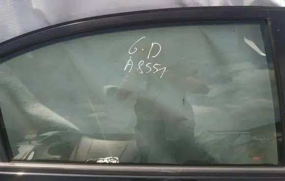 Honda Civic Rear door window glass as2