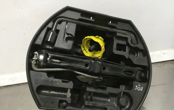 Peugeot 308 Tool set 