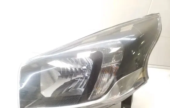 Opel Vivaro Headlight/headlamp 260605859R