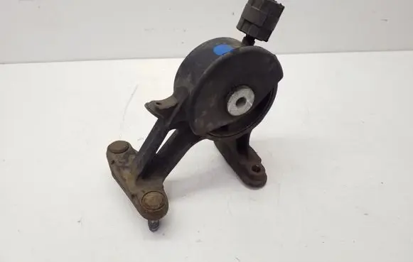 Toyota Avensis T270 Engine mount bracket