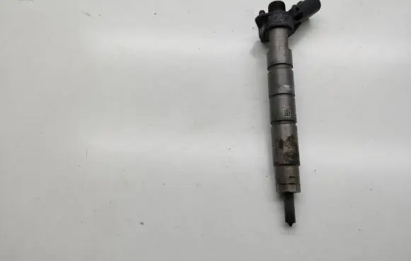 Mercedes-Benz E W213 Fuel injector 0445117048