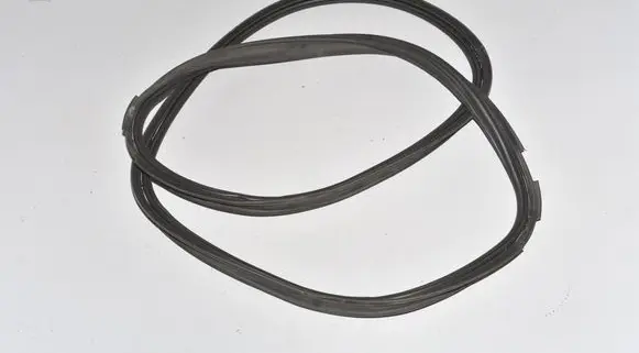BMW 2 F46 Trunk rubber seal (body) 7474443 7349490