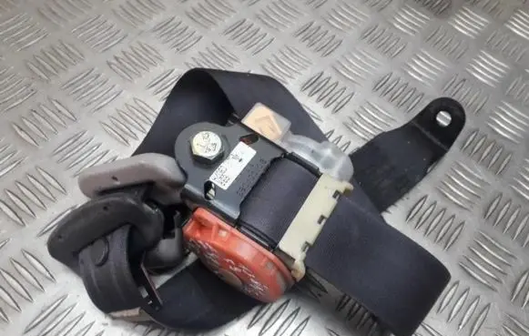 Mazda Premacy Rear seatbelt 90100a063 90514c4